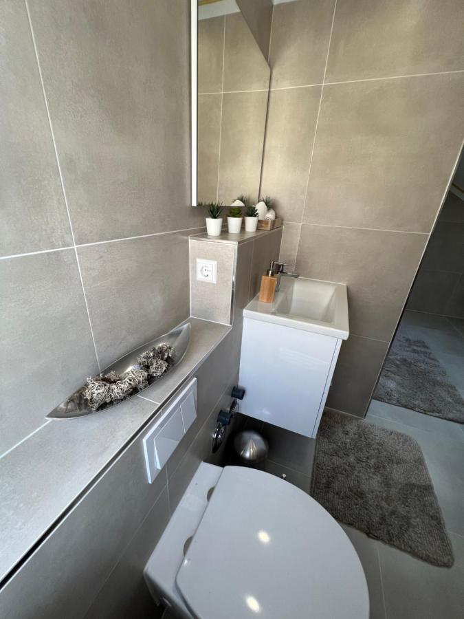 Ferienwohnung Lidu-Jene ไอสลิงเงิน ภายนอก รูปภาพ