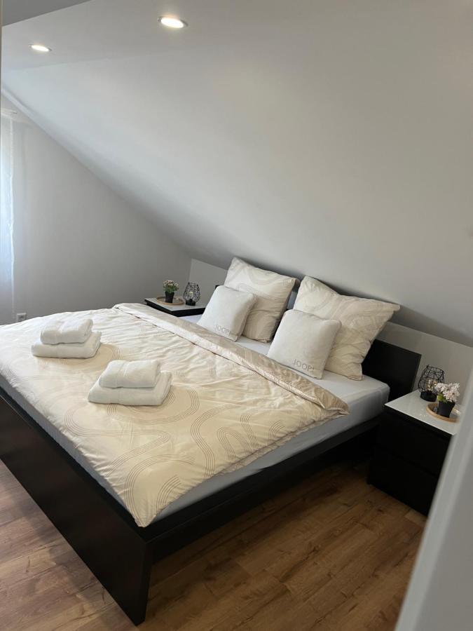 Ferienwohnung Lidu-Jene ไอสลิงเงิน ภายนอก รูปภาพ